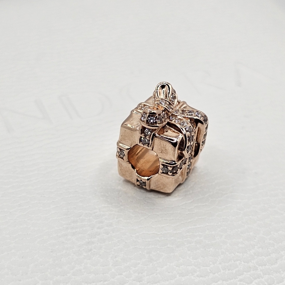 🎁Authentic Pandora ROSE GIFT CHARM - Picture 5 of 7
